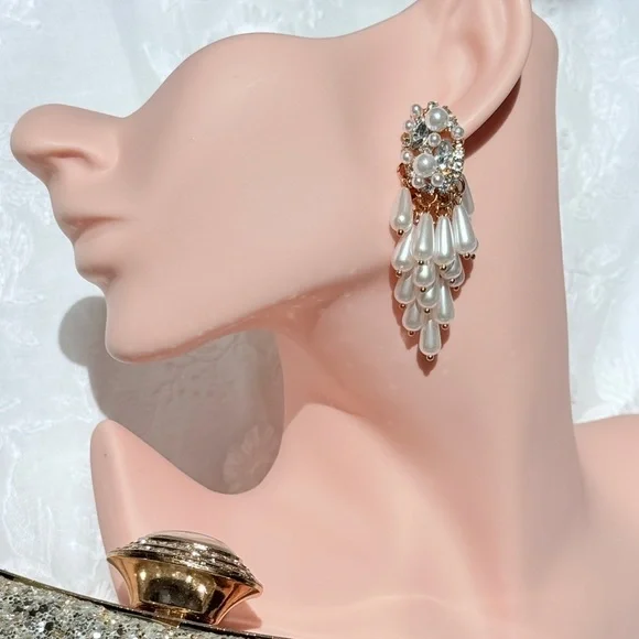 Elegant Pearl and Crystal Drop Earrings - Picture 4 of 5